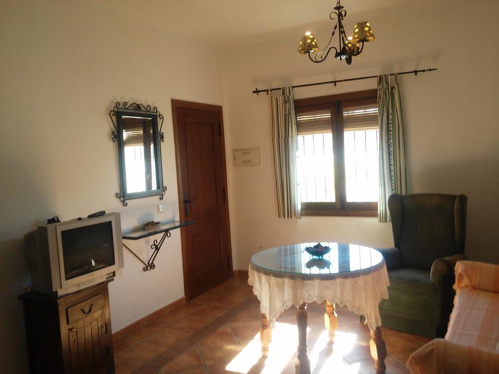 Apartamentos Rurales Jardines Del Visir Хеналхуасил Екстериор снимка
